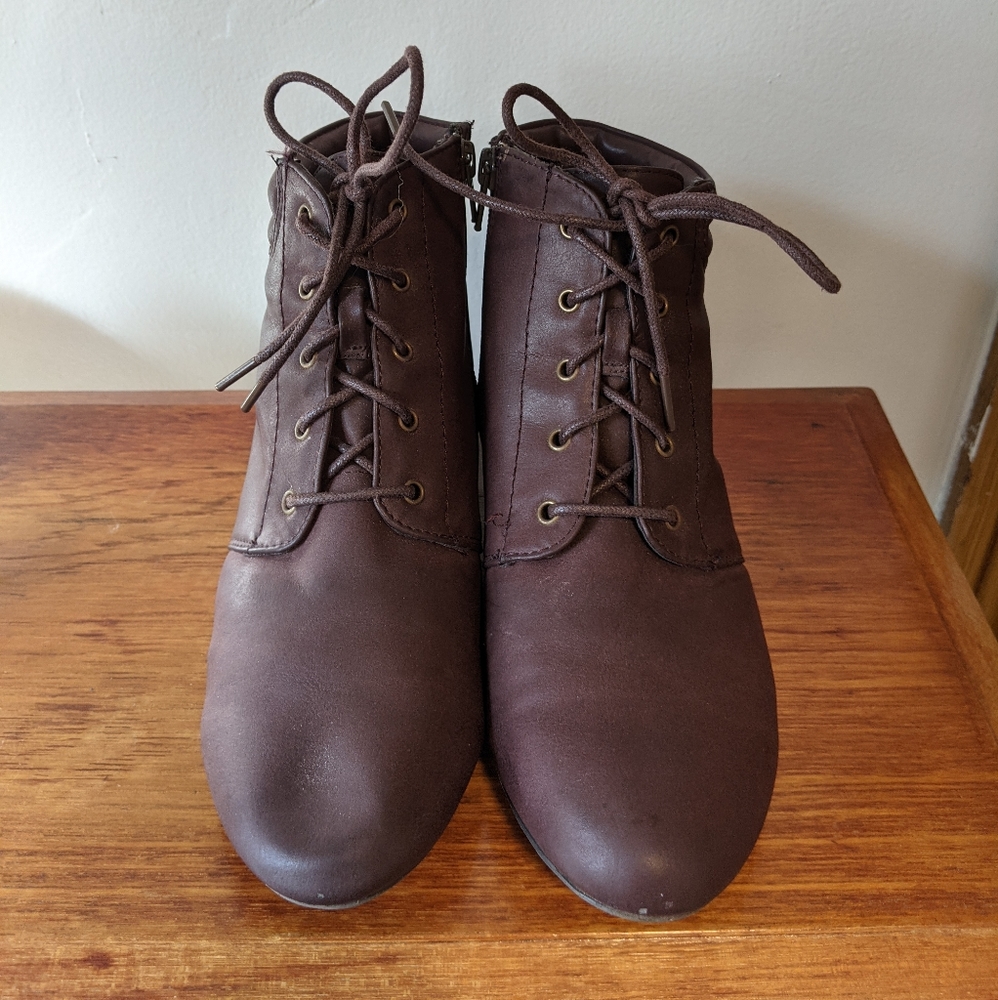 Yuu brown tie up ankle bootie